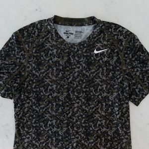 Nike Pro Camo T